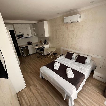 27 Floor Apartments バトゥーミ エクステリア 写真