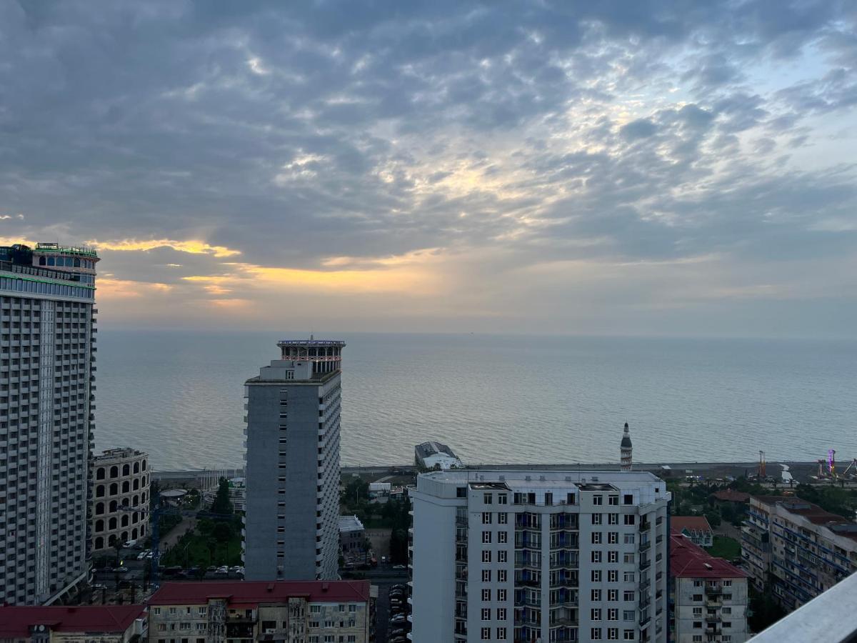 27 Floor Apartments バトゥーミ エクステリア 写真