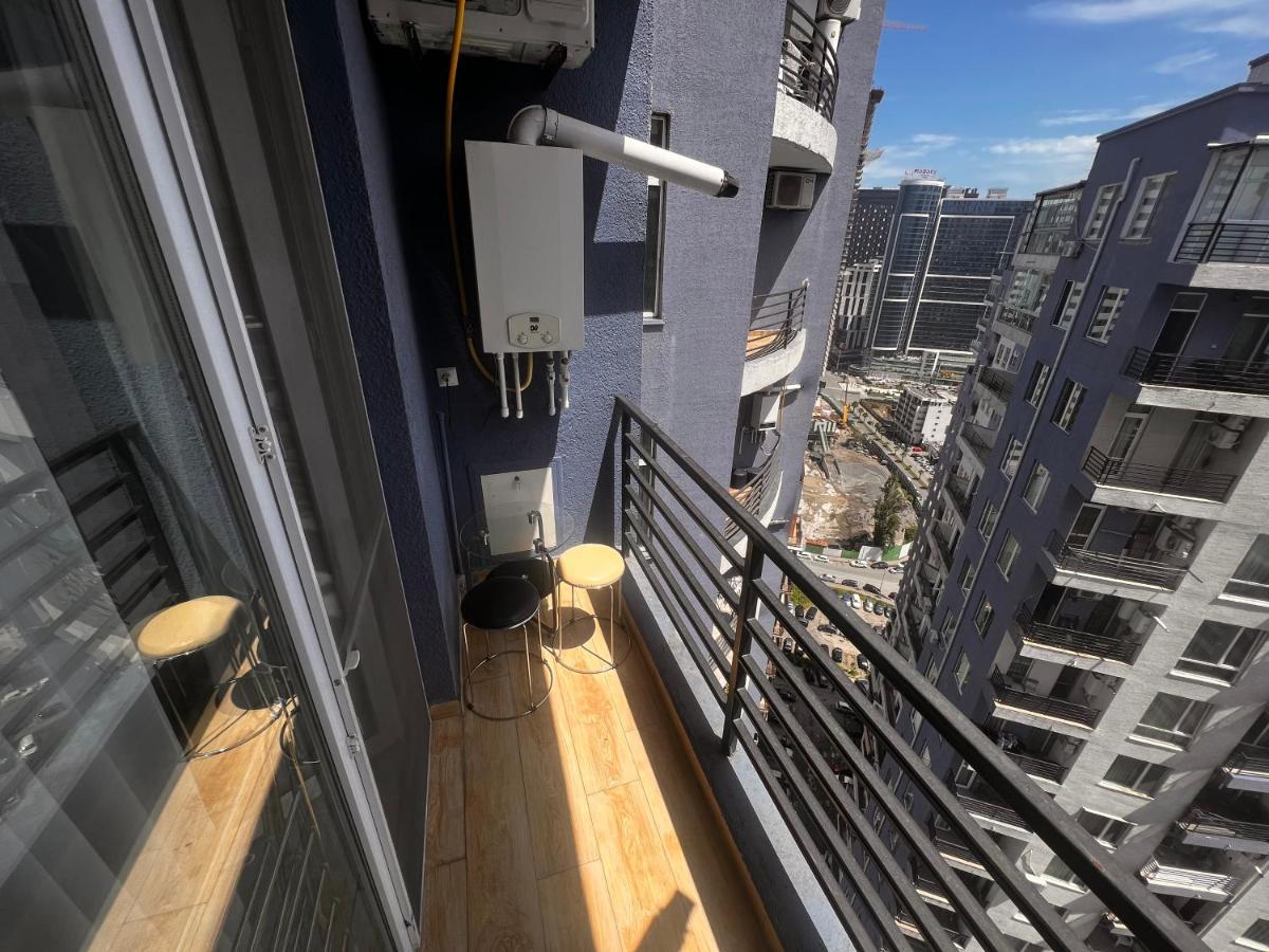 27 Floor Apartments バトゥーミ エクステリア 写真