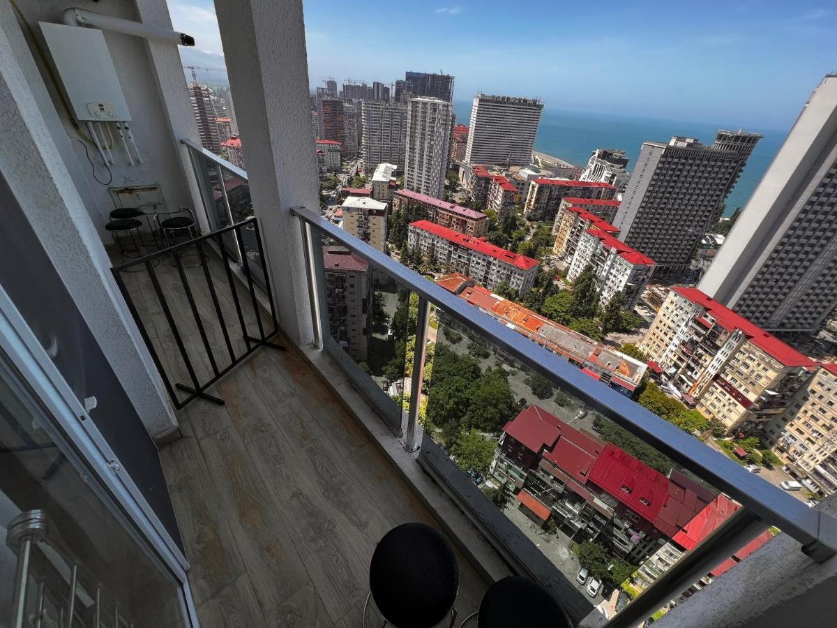 27 Floor Apartments バトゥーミ エクステリア 写真