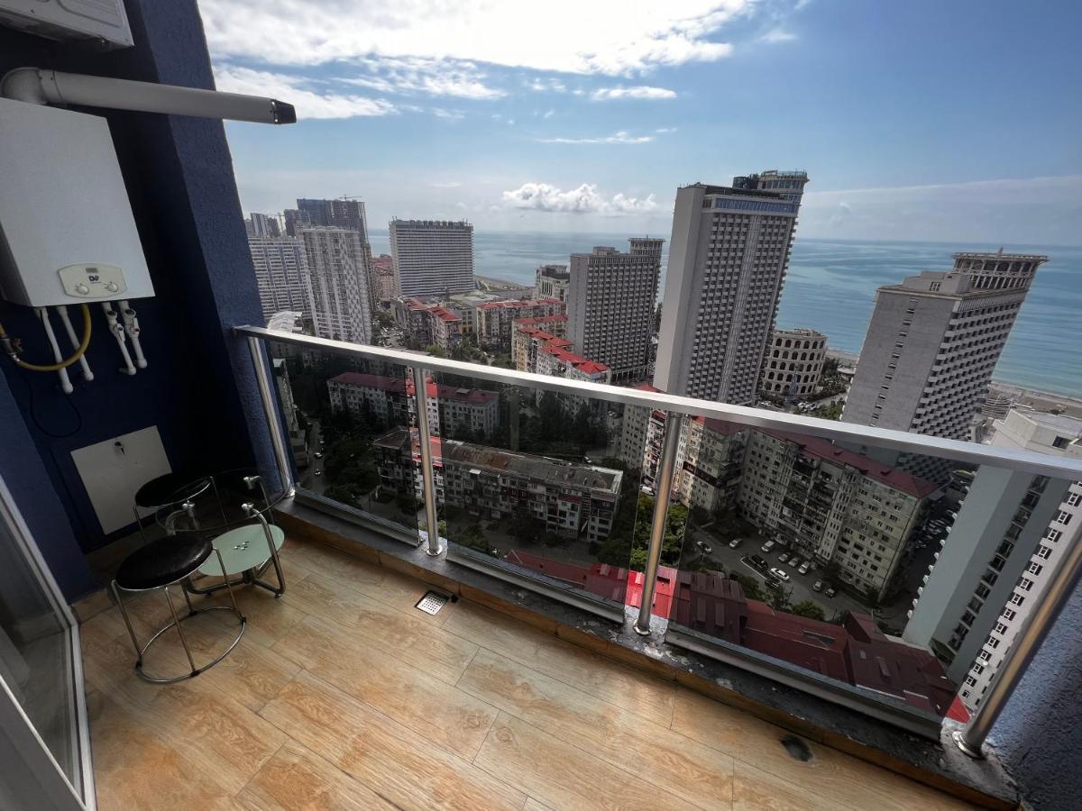 27 Floor Apartments バトゥーミ エクステリア 写真
