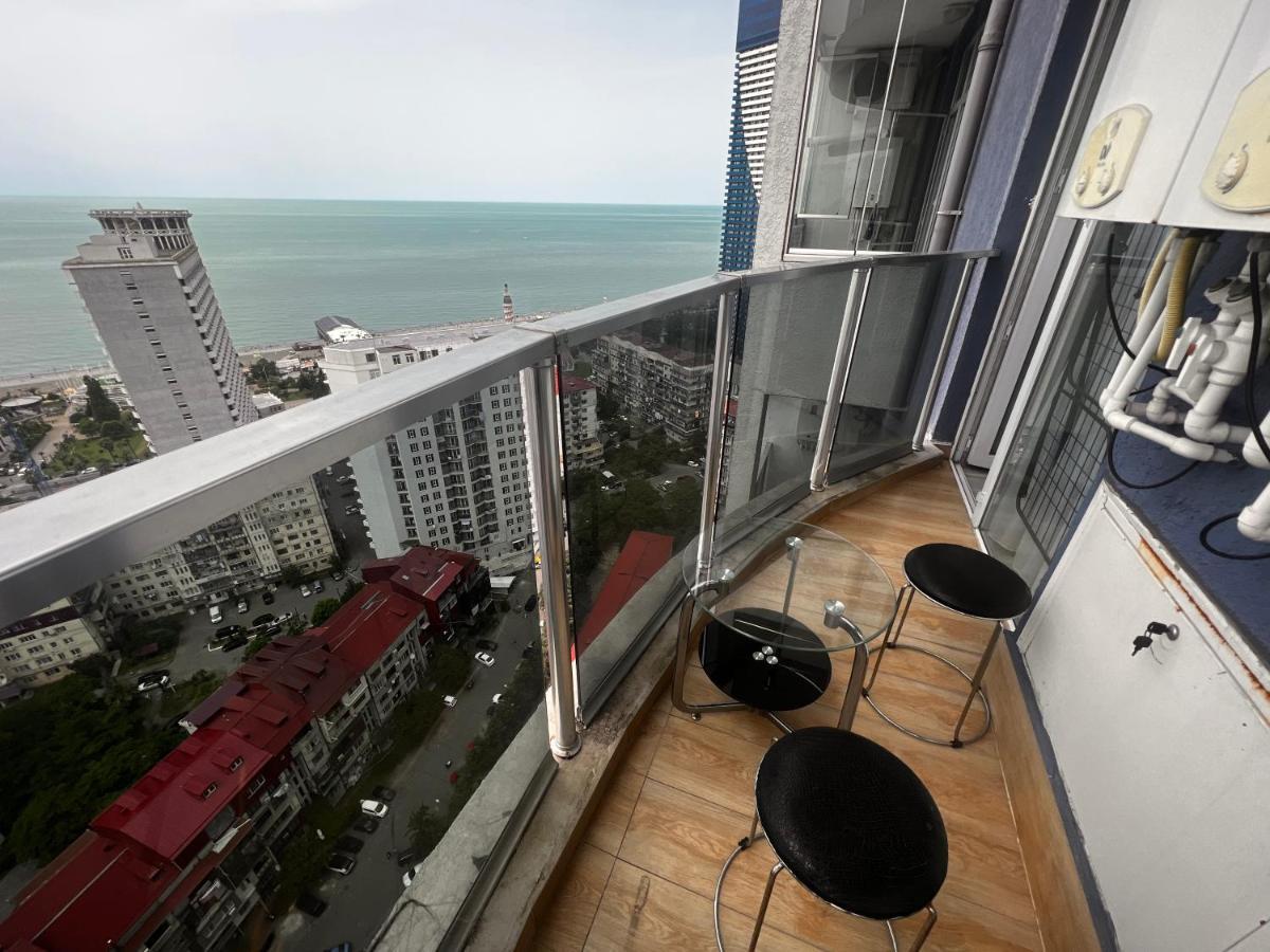 27 Floor Apartments バトゥーミ エクステリア 写真