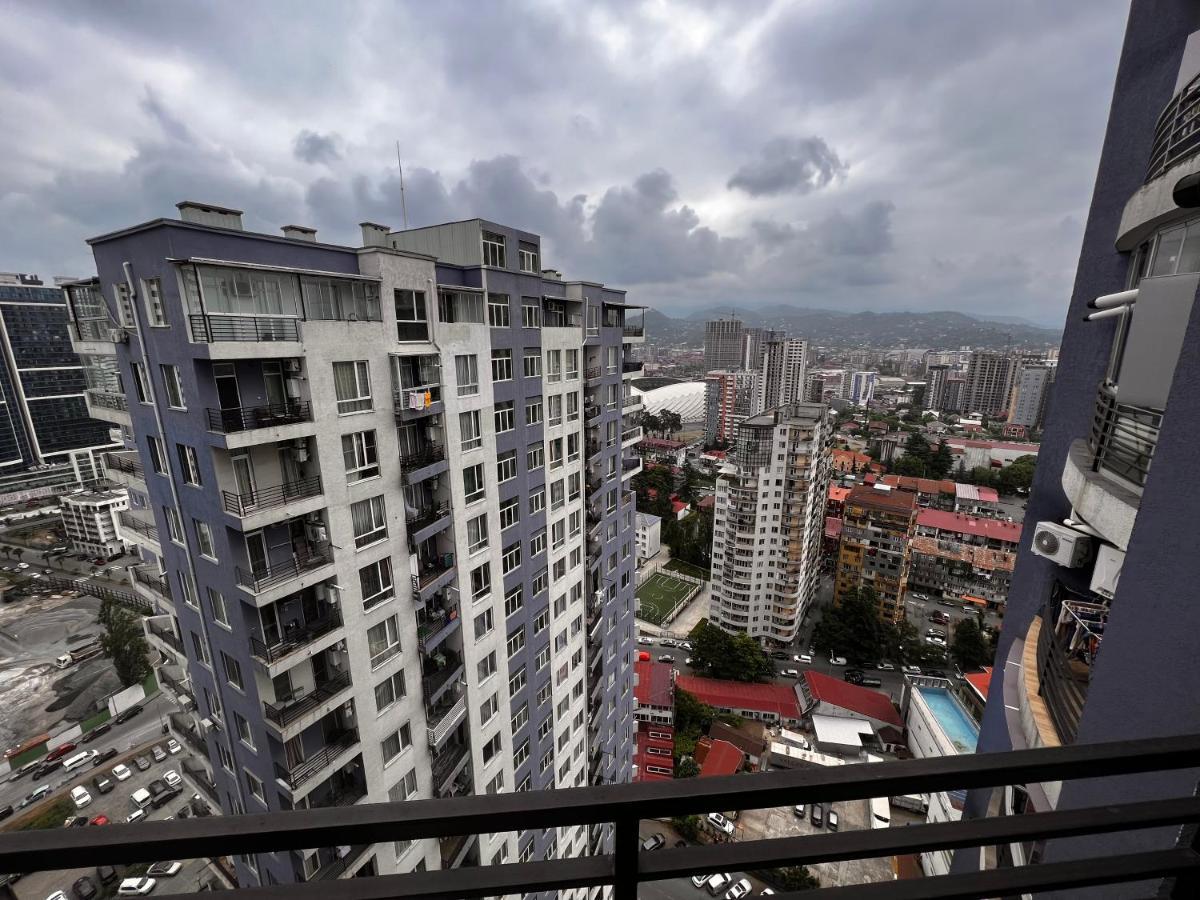 27 Floor Apartments バトゥーミ エクステリア 写真