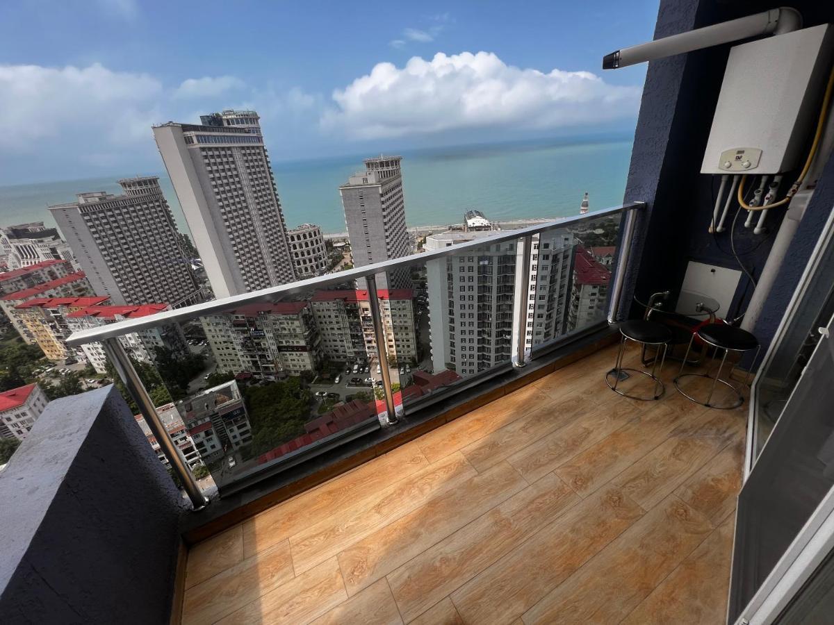 27 Floor Apartments バトゥーミ エクステリア 写真